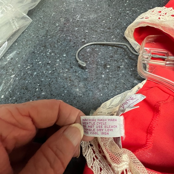 Ladies Laura and Jane Blouse size 8 Red - Picture 5 of 12